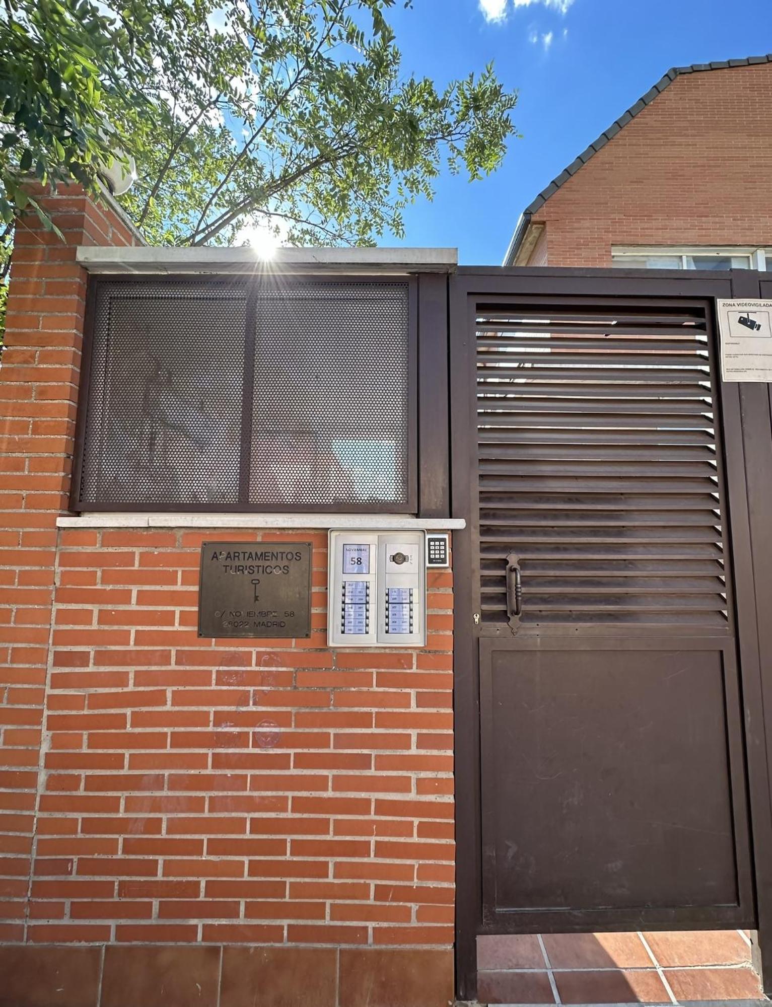 Apartamentos Noviembre Madrid Kültér fotó